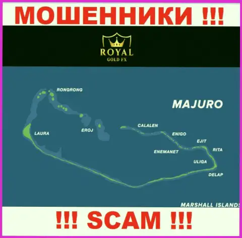 Рекомендуем избегать совместной работы с интернет-аферистами RoyalGoldFX Com, Majuro, Marshall Islands - их место регистрации